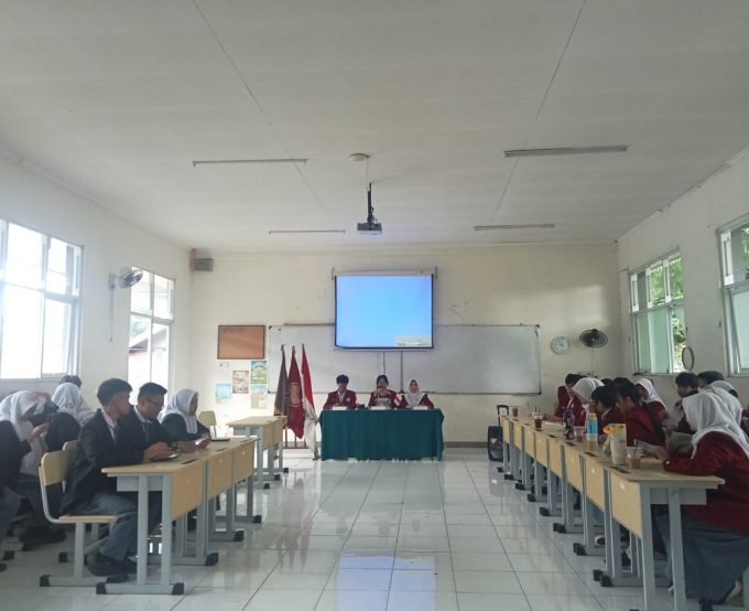 Evaluasi Tengah Masa Bakti: OSIS dan MPK SMAN 9 Bandung Gelar Sidang Triwulan