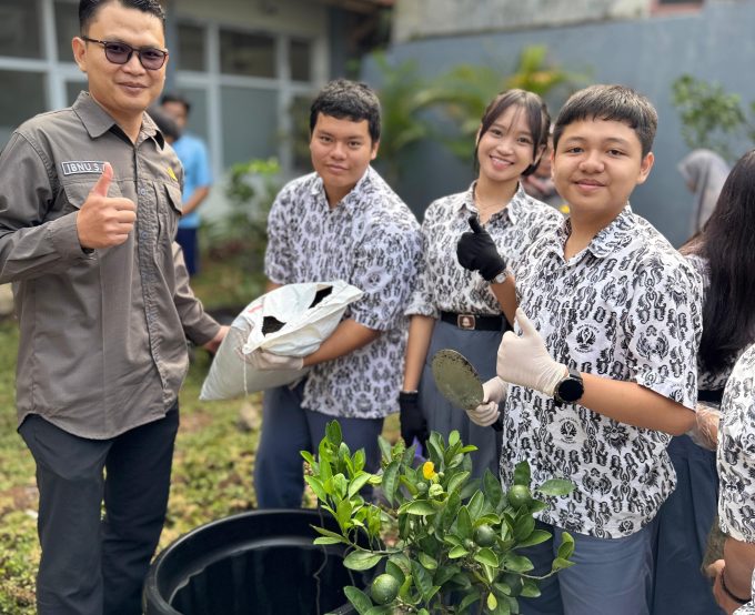 Luncurkan Program Tambulapot dan Bank Sampah 9, SMAN 9 Perkuat Lingkungan Sekolah Sehat