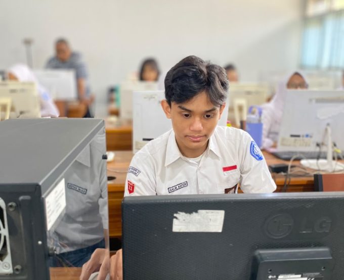 Optimisme Membubung, Pelaksanaan OSN Hari Pertama dan Kedua di SMAN 9 Bandung Berjalan Sukses