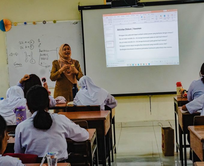 Pengawas Pembina Lakukan Visitasi Supervisi Akademik pada Pembelajaran Biologi