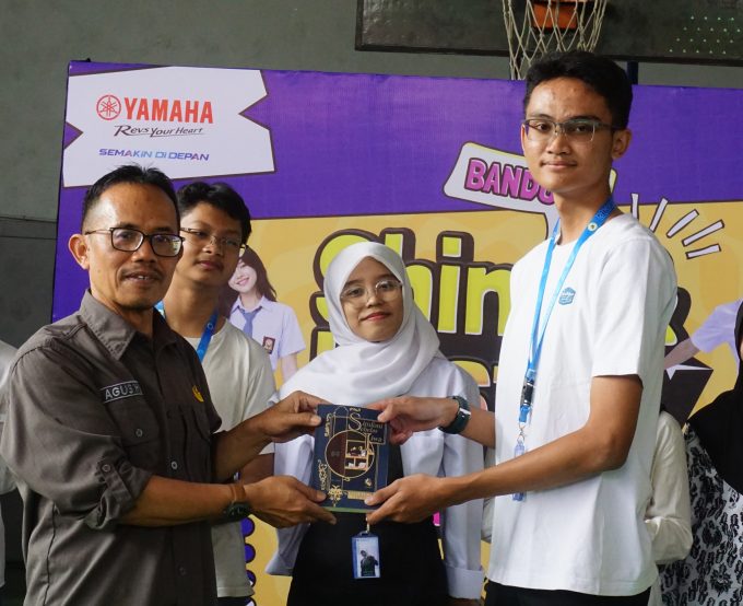 Semarak Bulan Bahasa dan HUT ke-69, Generasi Literasi SMAN 9 Bandung Luncurkan Buku Antologi Cerpen