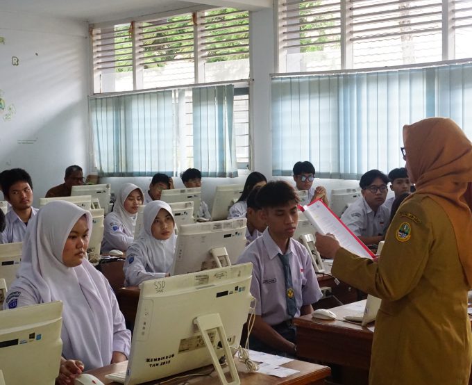 Hari Pertama Pelaksanaan TKA di SMAN 9 Bandung Berjalan Lancar dan Tertib